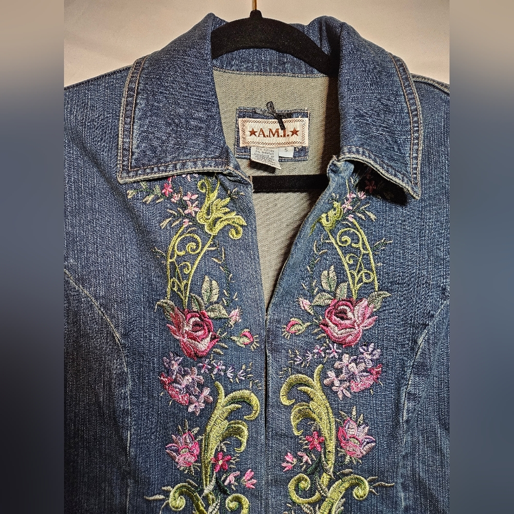 A.M.I. Embroidery Floral Duster Jean Denim Jacket Size Small Boho Western - Picture 4 of 11